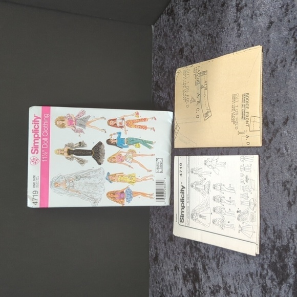Simplicity 4719 One Size Uncut Unused 11 1/2" Barbie Sewing Pattern - Picture 3 of 3